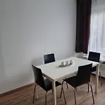 Relax Апартаменты *